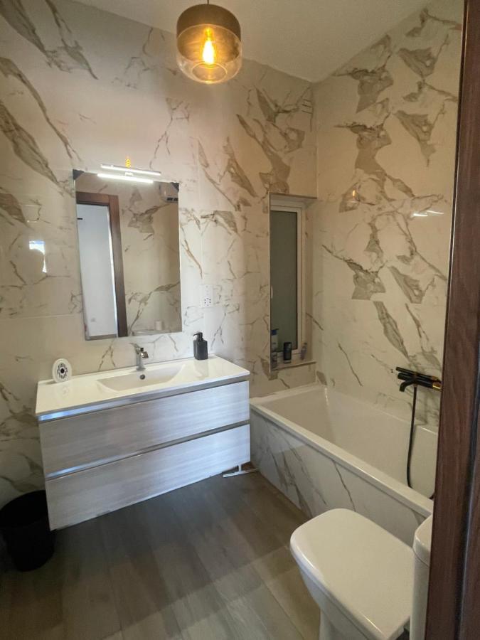Mqabba Airport Accommodation Bedroom With Bathroom Self Check In And Self Check Out Air-Condition Included מראה חיצוני תמונה