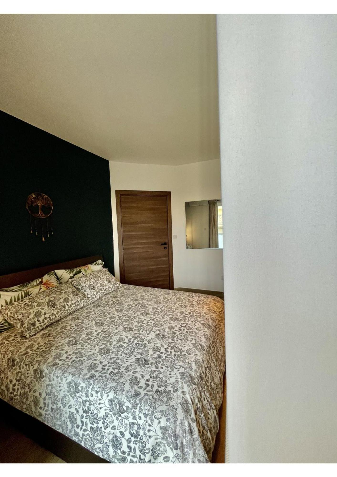 Mqabba Airport Accommodation Bedroom With Bathroom Self Check In And Self Check Out Air-Condition Included מראה חיצוני תמונה